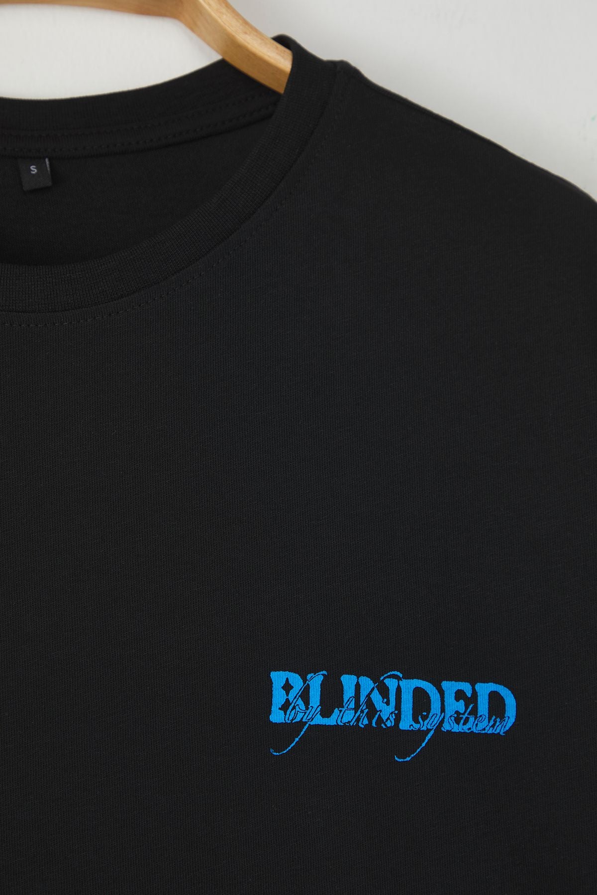 Blinded - მაისური