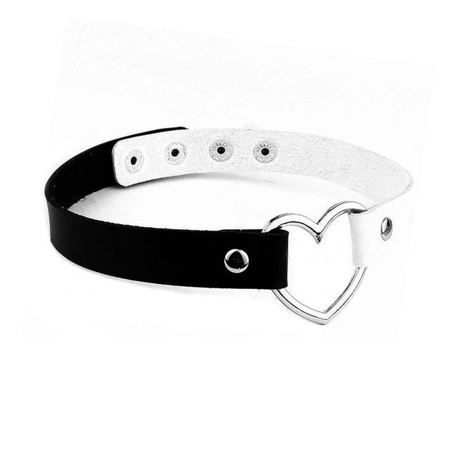 Black and white heart - choker